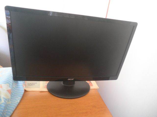 ACER Monitor S220HQL  22 inch VGA LCD Monitor with stand- Black