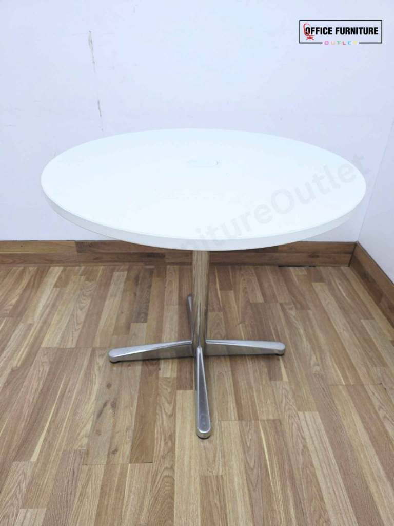 80cm White Round Meeting Table with Chrome Base & Central Cable Port (RT05)