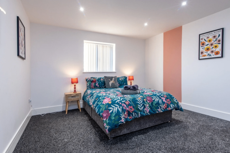 PRIVATE 2 BEDROOM EN-SUITE FLAT – DSS TENANTS WELCOME