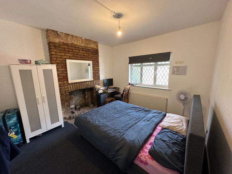 Spacious and Cosy Double Rooms for Rent in - SS0 0AA