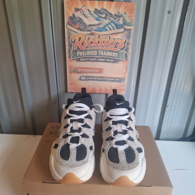Nike Trainers DR9761-004 – Very Good Condition