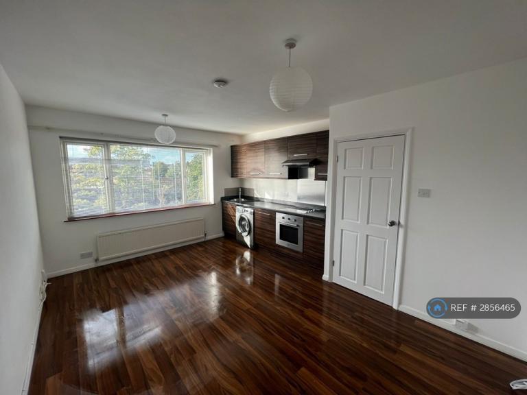1 bedroom flat in Widmore Road, Bromley, BR1 (1 bed) (#2856465)