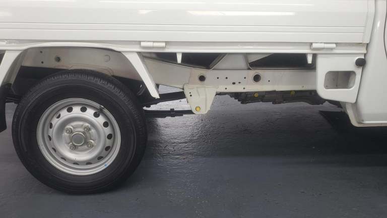 Mitsubishi minicab pickup 650cc 4wd fresh japanese import only 18k miles 07