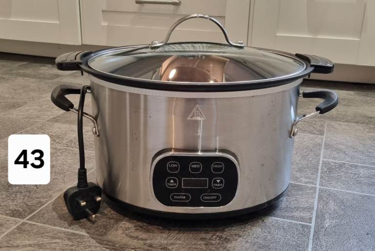 Large Silver Slow Cooker with Digital Display 
