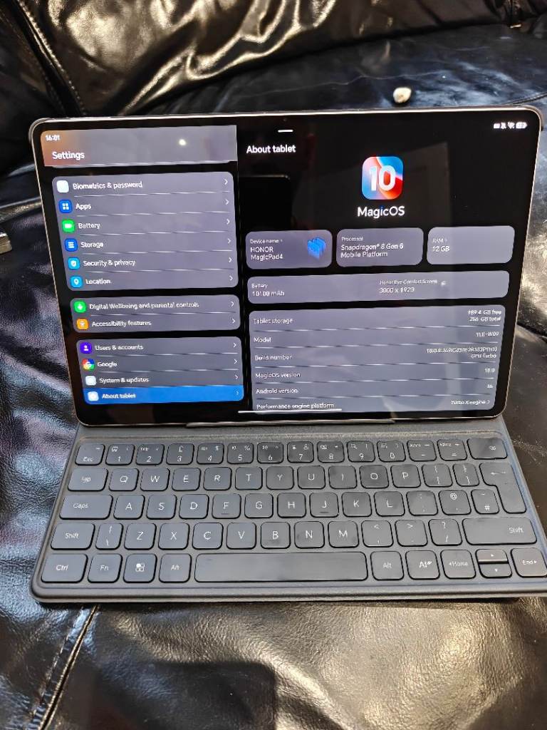 Honor MagicPad 4 256GB Tablet with Smart Keyboard – As New