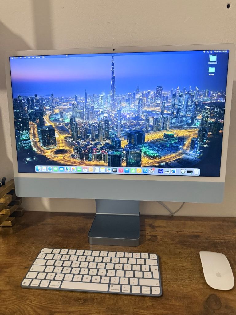 Apple iMac 24-inch (2023) M3 Chip - As good as new
