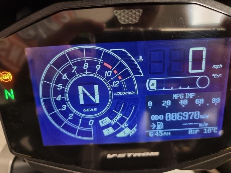 2021 21 Suzuki DL1050 XT One owner machine in the clasic Suzuki off road colo...