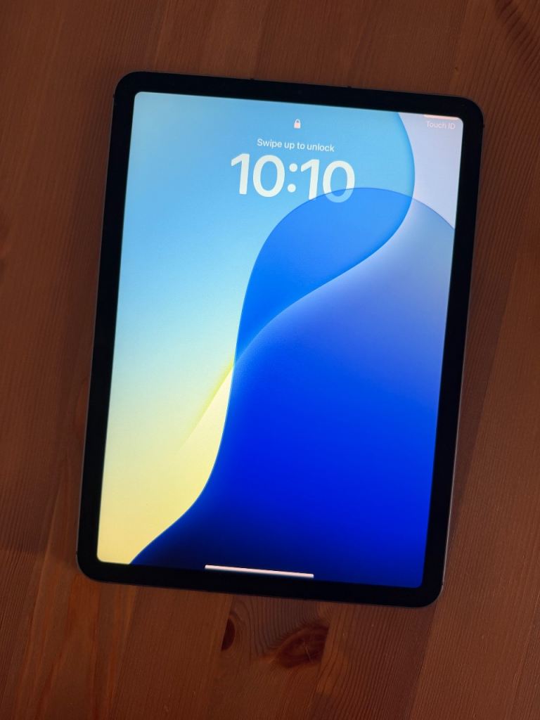 Apple iPad Air 4th Generation 64GB Wi-Fi + Cellular – Space Grey – Excellent/Perfect Condition