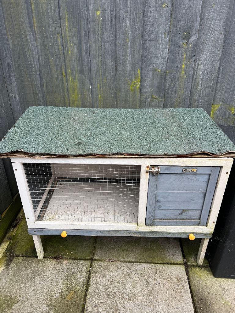 Small rabbit or pet cage