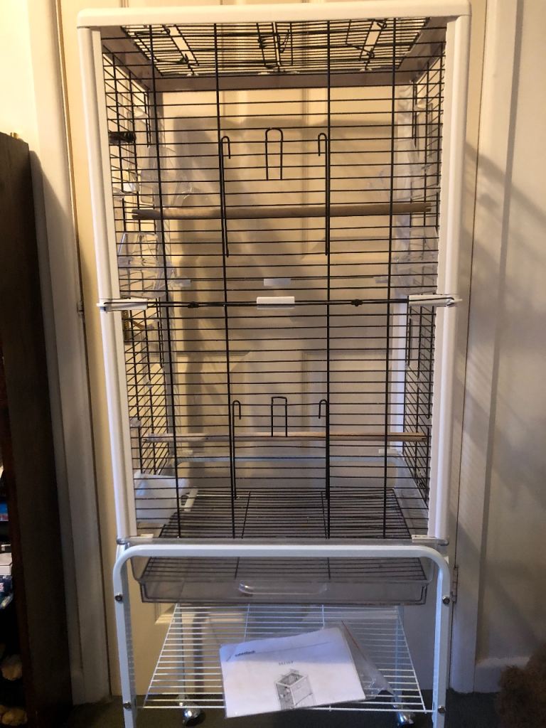 Medium sized birdcage 