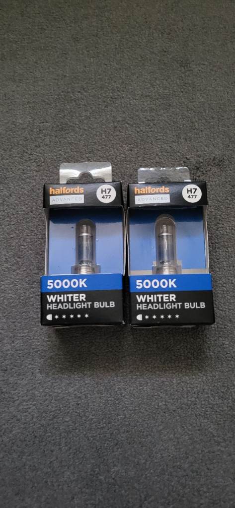 Car light bulns