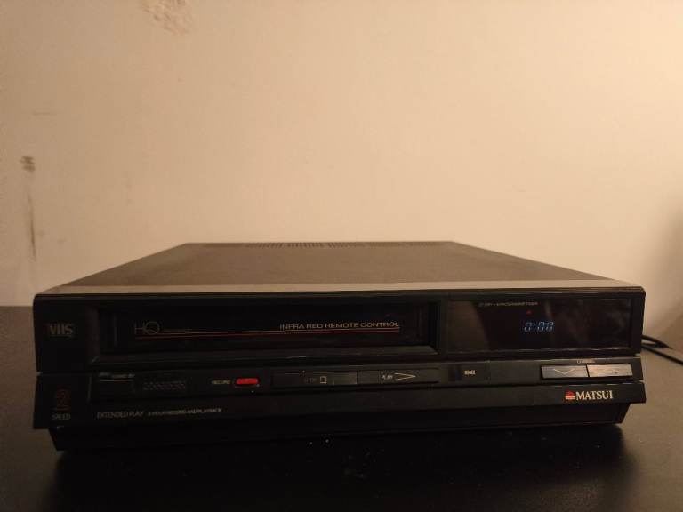 Matsui VHS VCR Video Cassette Recorder Player Black Vintage HQ Digital Timer