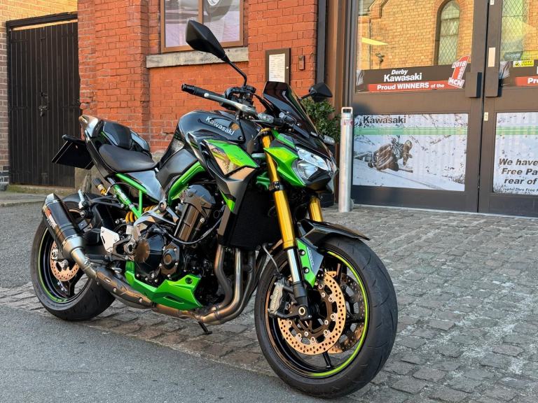2024 Kawasaki Z900 SE Performance naked motorcycle 