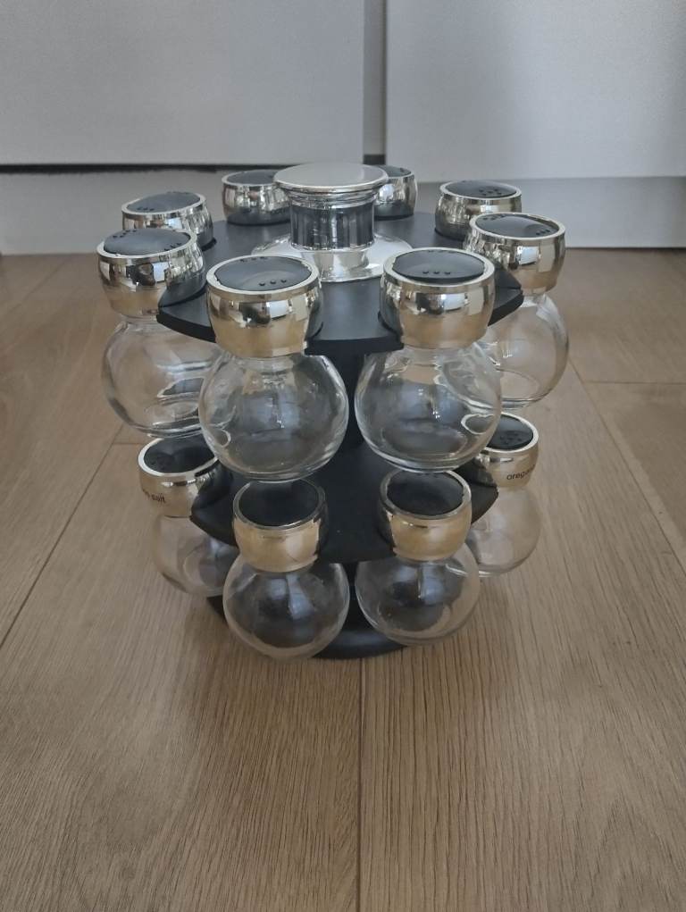Spices and herbal holder 