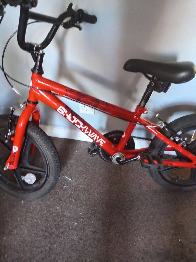 Shockwave BMX Bike – Red, Good Condition