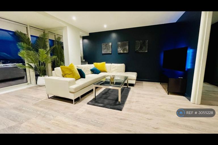 2 bedroom flat in Albion Street, Leeds, LS2 (2 bed) (#3055228)