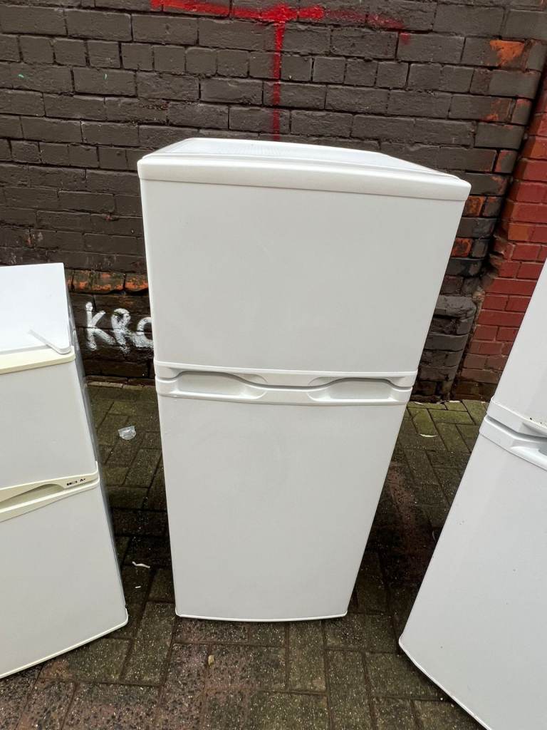Small fridge freezer   £120