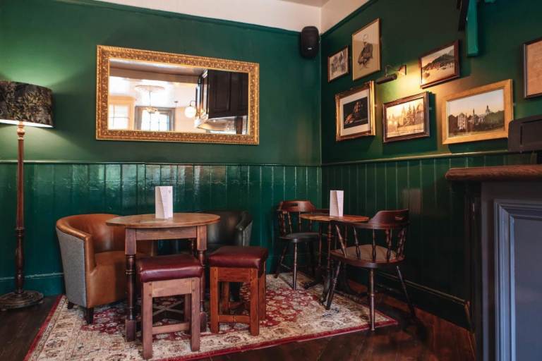 Pub kitchen in Farnborough town for rent 