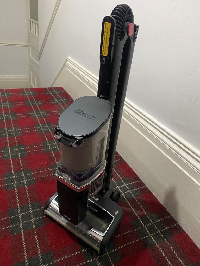 Shark cordless hoover 