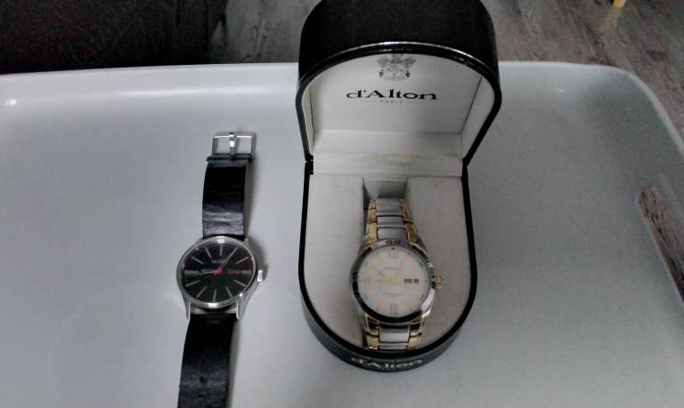 2 nice mens watches wristwatch 