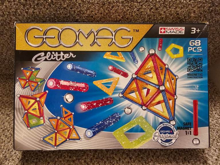 Geomag glitter 68 pieces. 