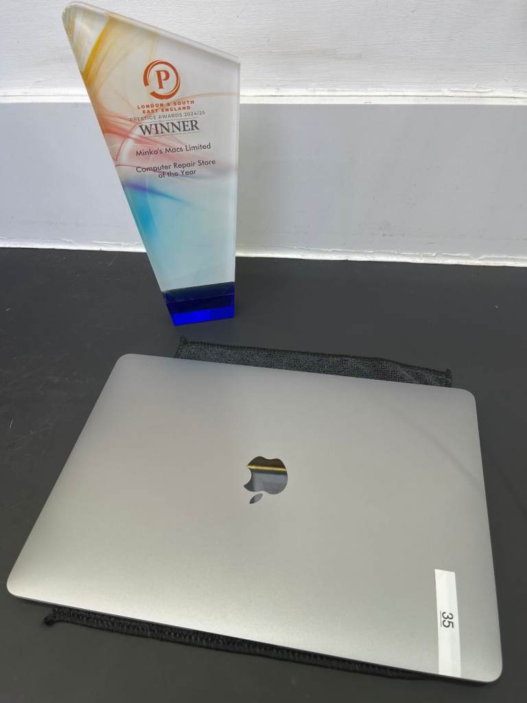 Apple MacBook Air 13 inch 2020 Space Grey | i5 1.1ghz 8GB RAM 500GB SSD Abode Logic Waves