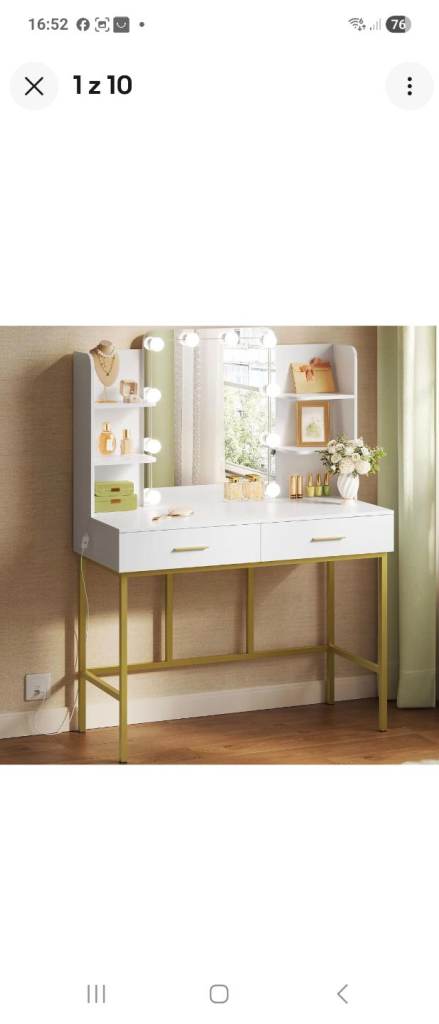 Make up desk 