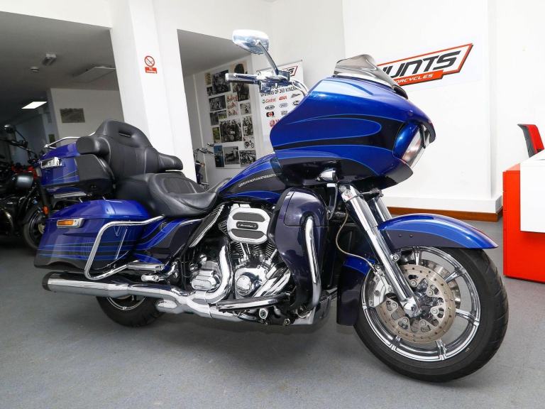 2015, '15 Harley-Davidson FLTRUSE Road Glide CVO. Stunning Bike. See Ad. £13,995