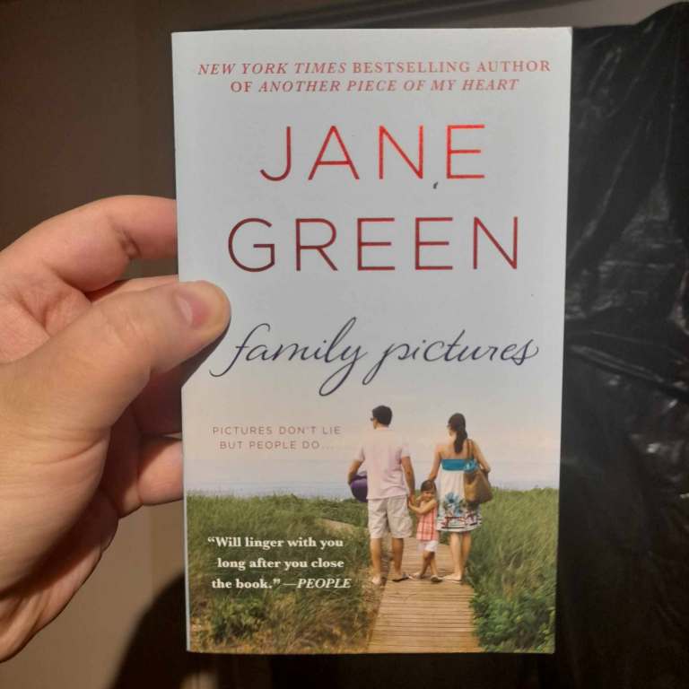 Family Pictures Book [Jane Green]