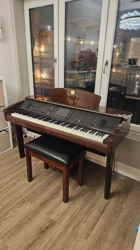 Yamaha Clavinova Electric Piano CVP-309 - all works apart from screen fault.  