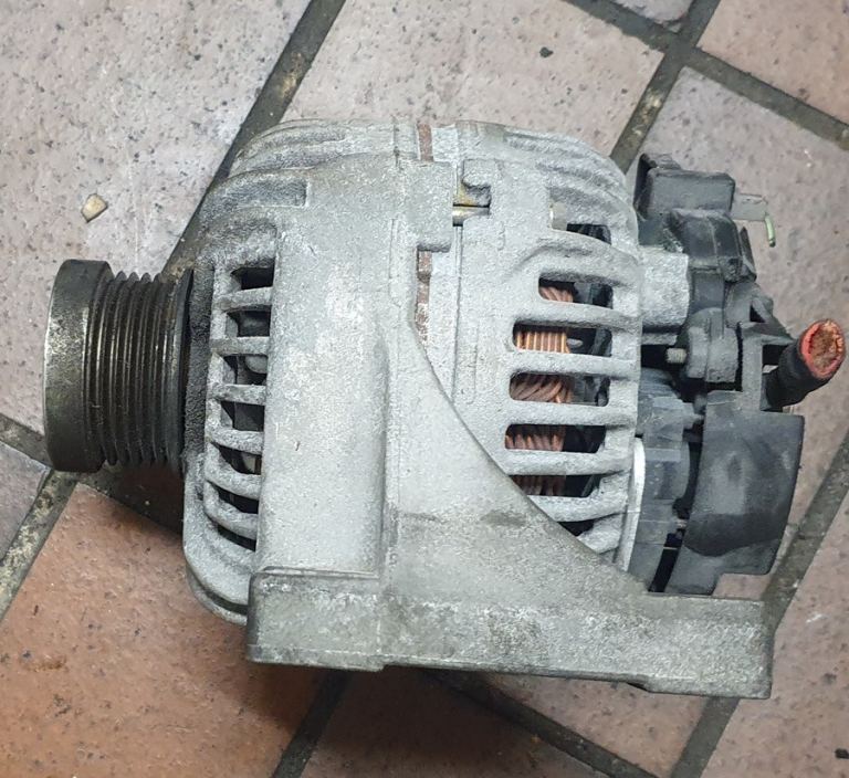 Volvo V70 2.4 D5 Alternator 2005