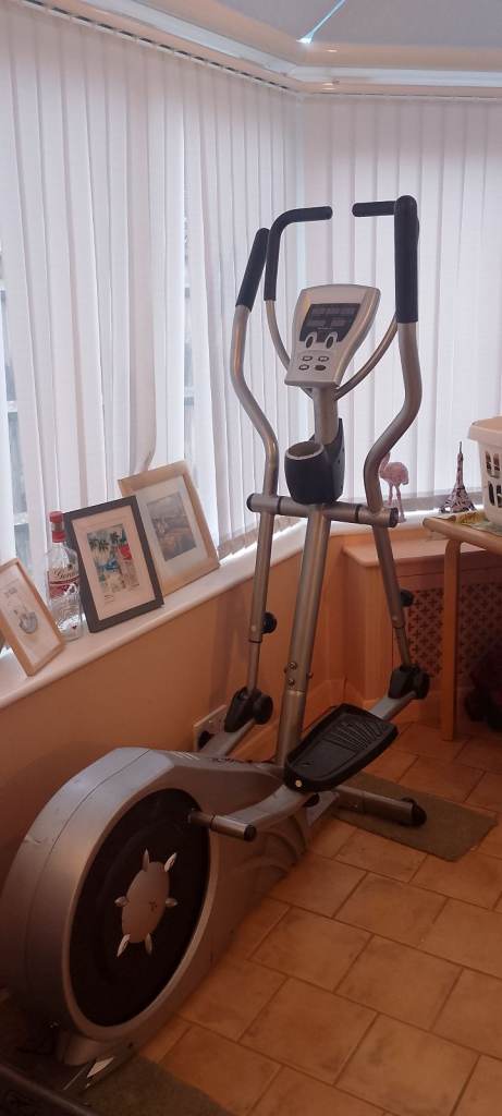 Cross Trainer Reebok RE2