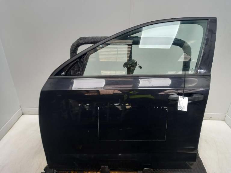 Skoda Octavia Left Front Door N/S 2013-2020 F9r 5 Door Hatchback