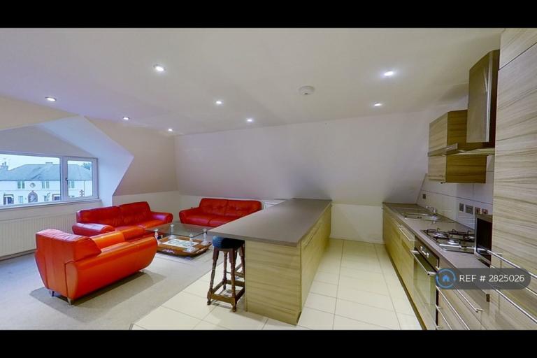 4 bedroom flat in Rosehill Drive, Aberdeen, AB24 (4 bed) (#2825026)