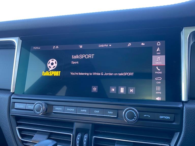 2020 Porsche Macan 2.0T PDK - Panoramic Sunroof &amp; Bose Audio &amp; PASM &amp; Huge Spec 4x4 P...