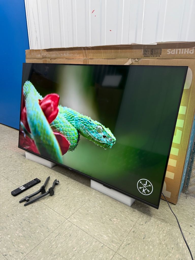 2026 Philips Ambilight 55” QLED 4K Smart TV – Dolby Atmos (55PUS8500/05)