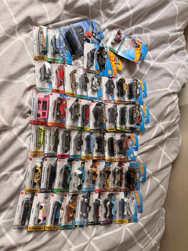 Large Job Lot of Hot Wheels Die-Cast Cars – Brand New