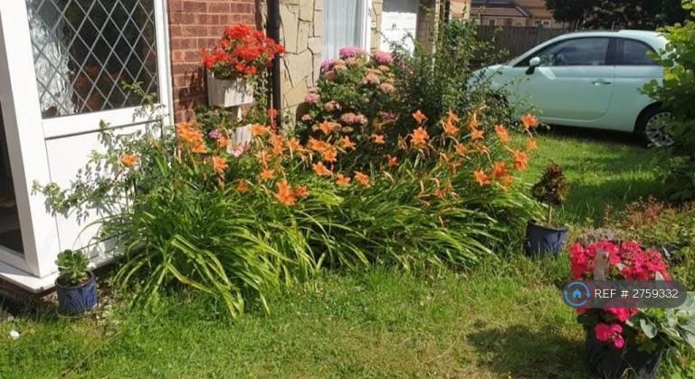 4 bedroom house in The Brambles, Chigwell, IG7 (4 bed) (#2759332)