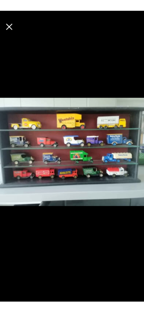 Lledo/corgi cars