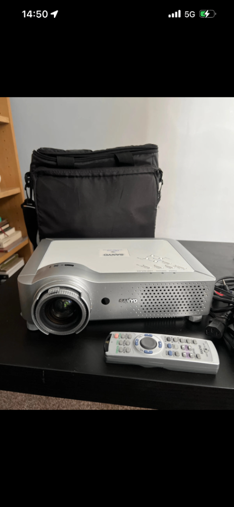 Sanyo PROxtrax Multiverse Projector with Case and Remote