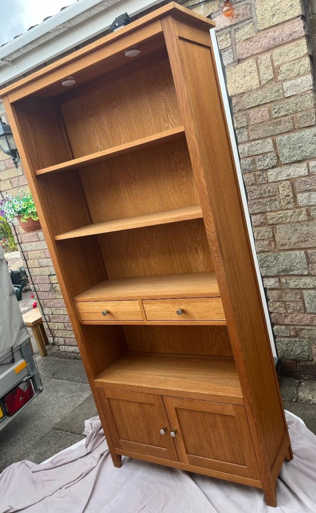 Tall wooden Bookcase with Drawers and Cupboard – Good Condition