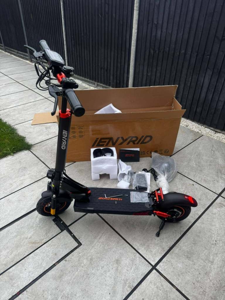 IENYRID Electric Scooter – Black, As Good As New