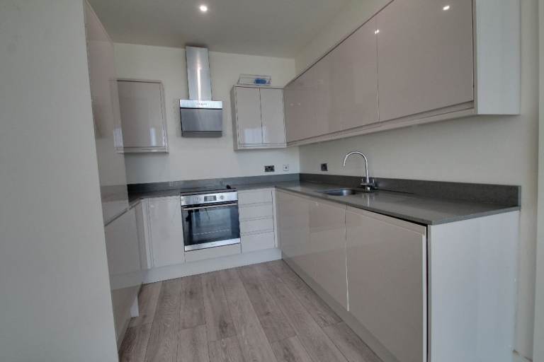 1 Bedroom Flat to rent in Slough - SL1 3TN