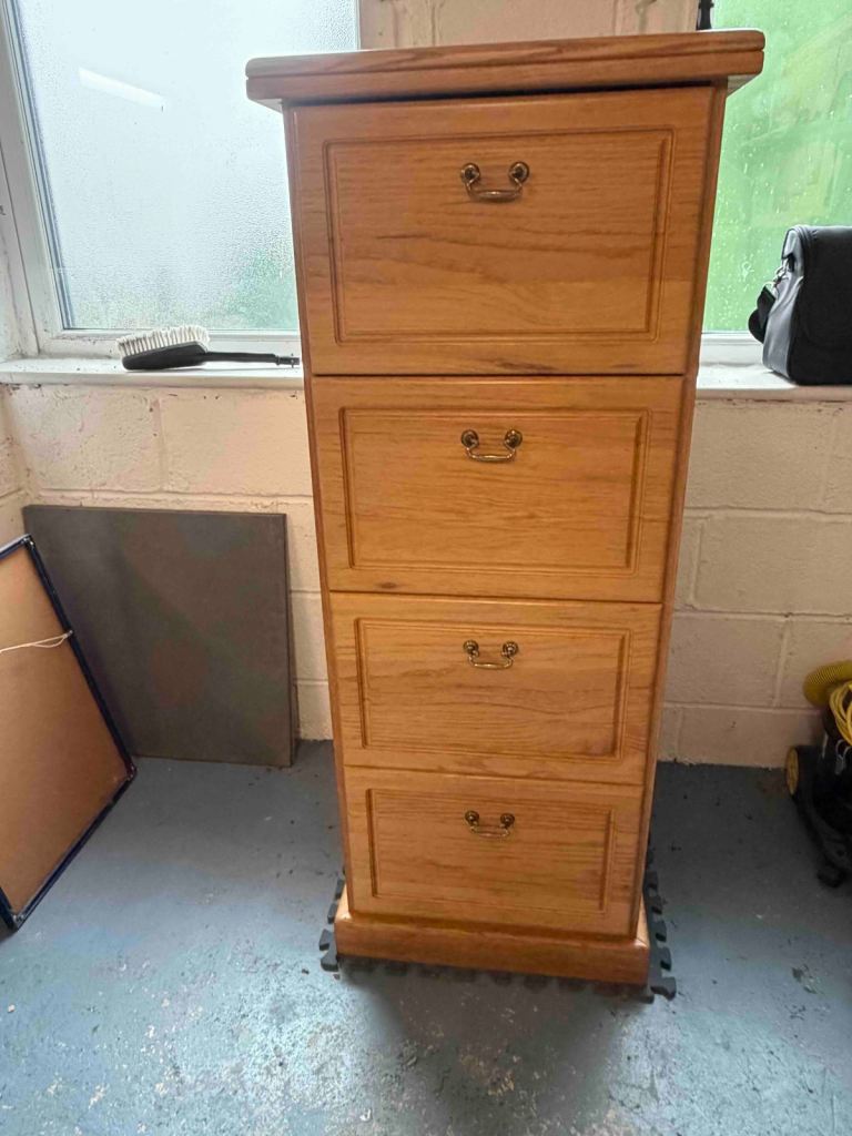 Solid Oak Wood Filing Cabinet  of 4 Drawers - Good Condition