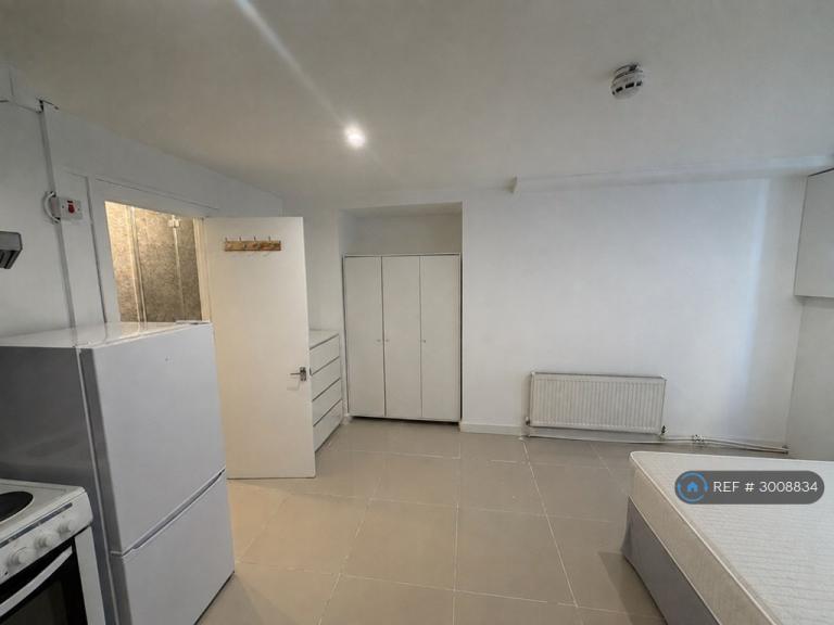 1 bedroom in Balnacraig Avenue, London, NW10 (#3008834)