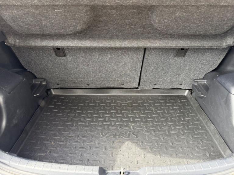  Toyota Yaris 1.33 VVT-i Icon 5dr - FTSH - AIR CON -ALLOYS - REAR CAMERA