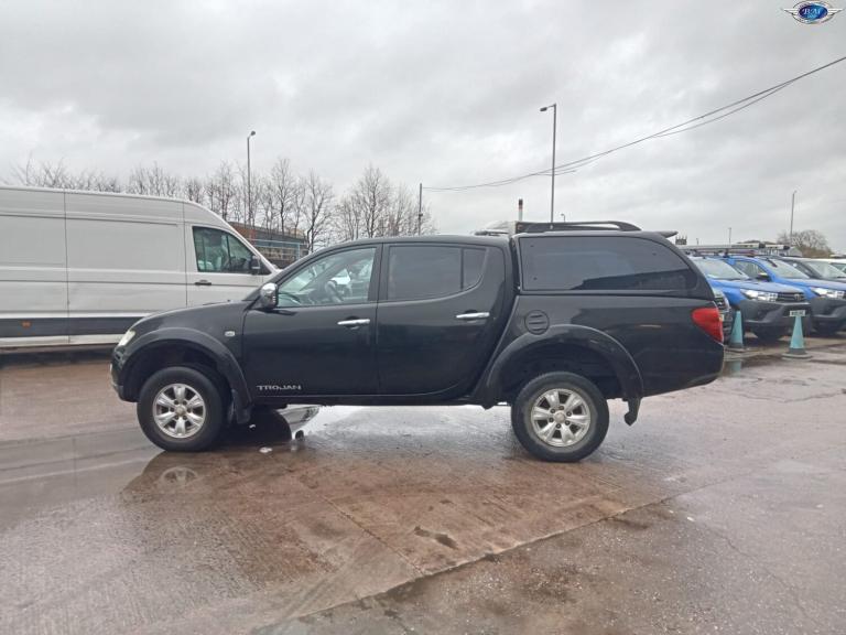 MITSUBISHI L200 2.5 DI-D Trojan Black Manual Diesel 2011