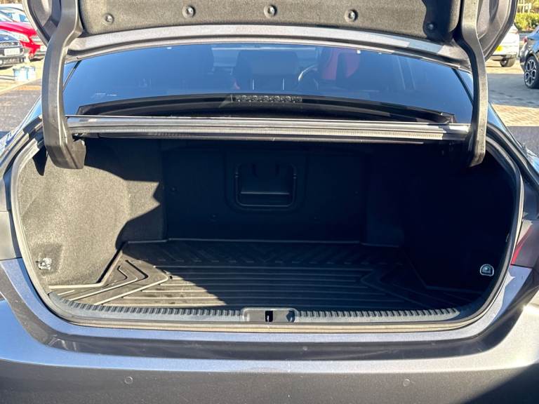 2023 Lexus ES 2.5 300h F Sport E-CVT Euro 6 (s/s) 4dr Saloon PETROL/ELECTRIC Automatic