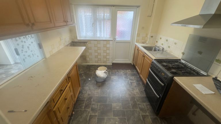 3/4 bed house  all bills included 
