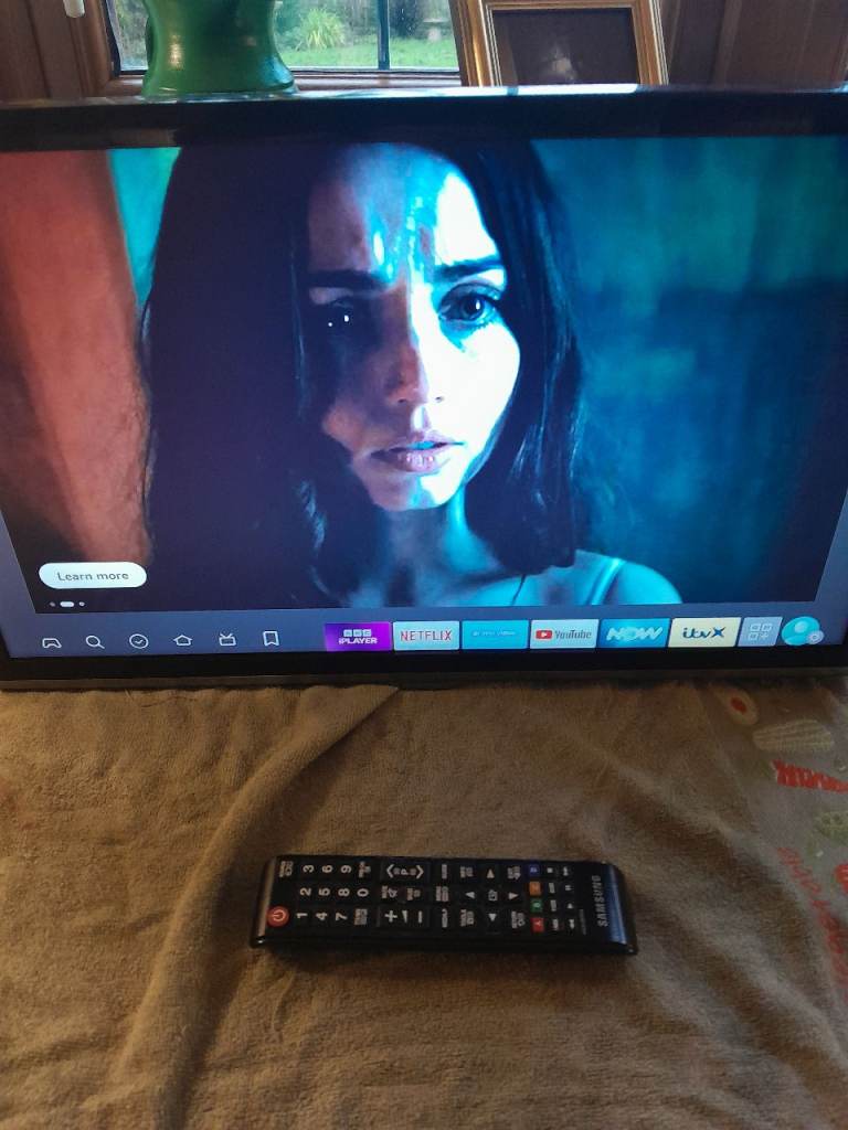 Samsung UE22H5000AK 22” LED TV – With Remote & Wall Bracket 